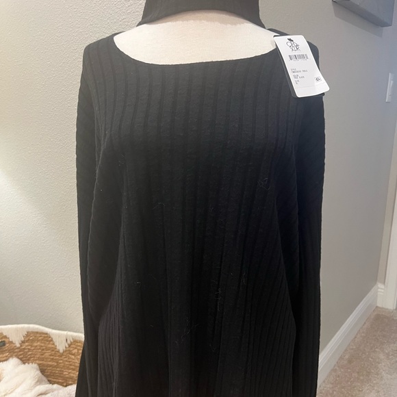 NWT -  Chaser Mock Cutout Top - Picture 10 of 16